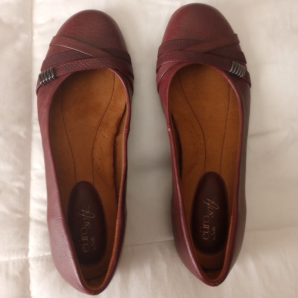 NWOT Euro soft plum dress flat shoes